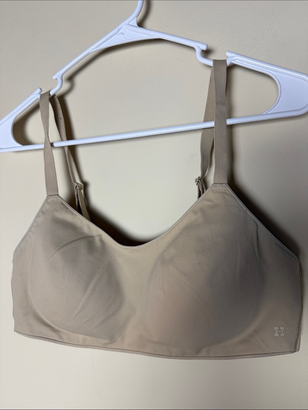 HUUG Beige Nude Smoothing Basic Wireless Comfort Bra Multiway Racerback Straps M